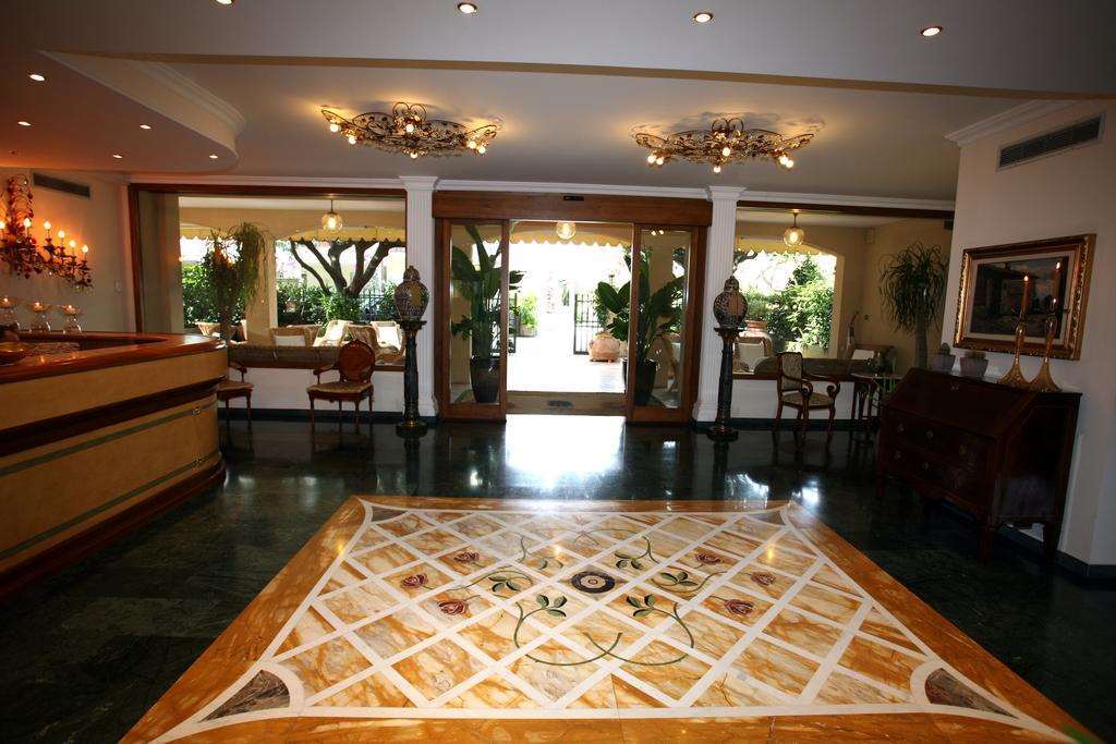 Hotel Atlantico Кастильончелло Интерьер фото